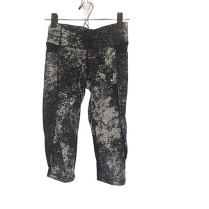 Athleta Women’s Black & White Capri Athletic Yoga Leggings Size XXS